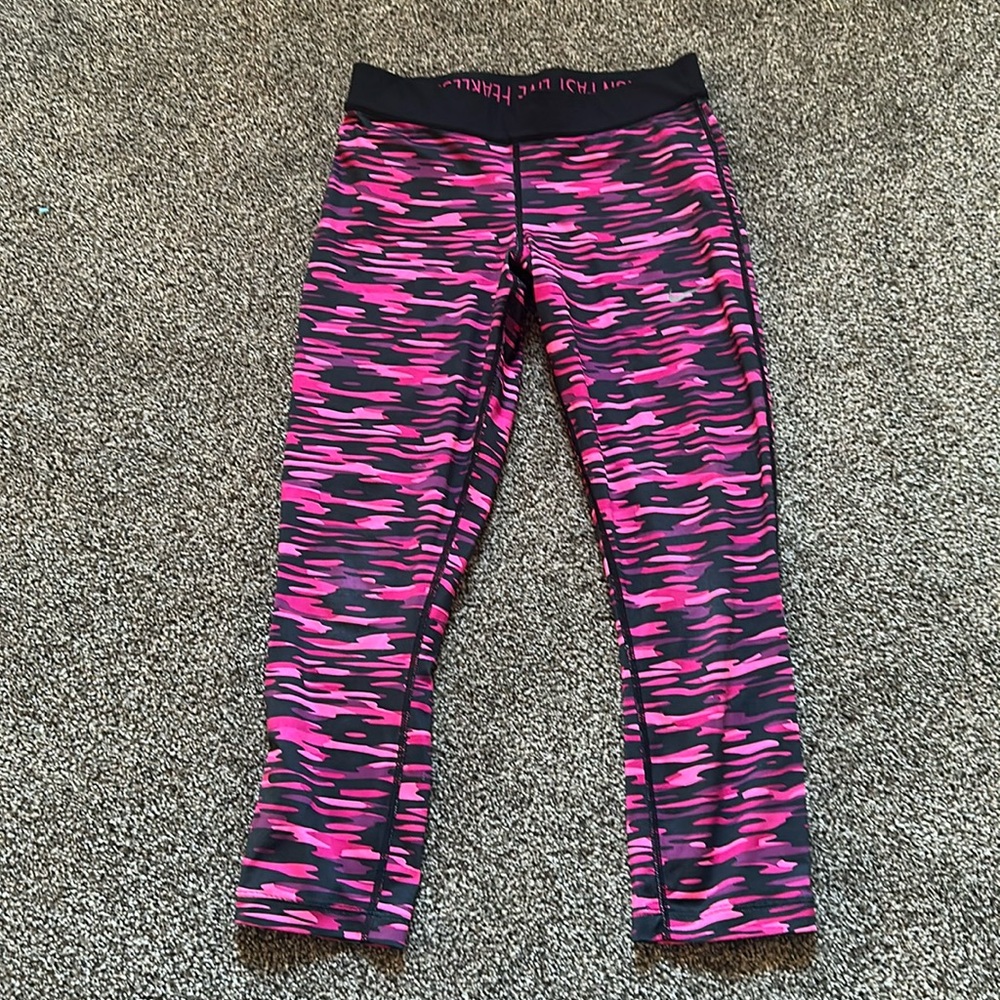 Women’s Nike stretch pants!
